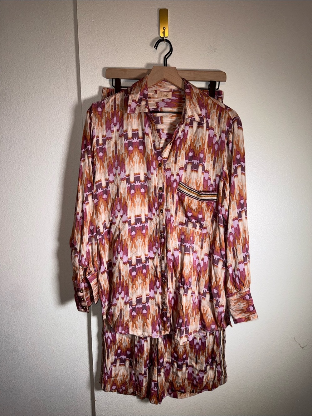 NKN NEKANE satin bold pattern two piece flowy lounge wear set M
